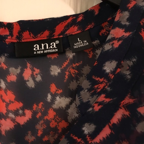 Blouse - Picture 2 of 3